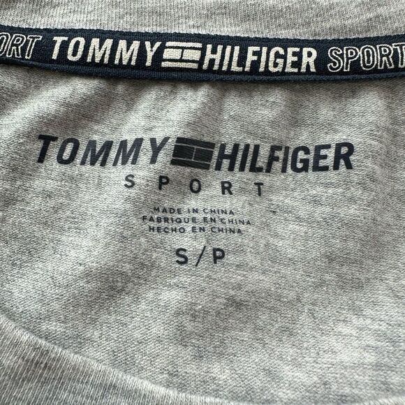 Tommy Hilfiger T Shirt - Picture 2 of 5